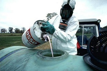 fal2007_pesticide_fillup-17f24.jpg